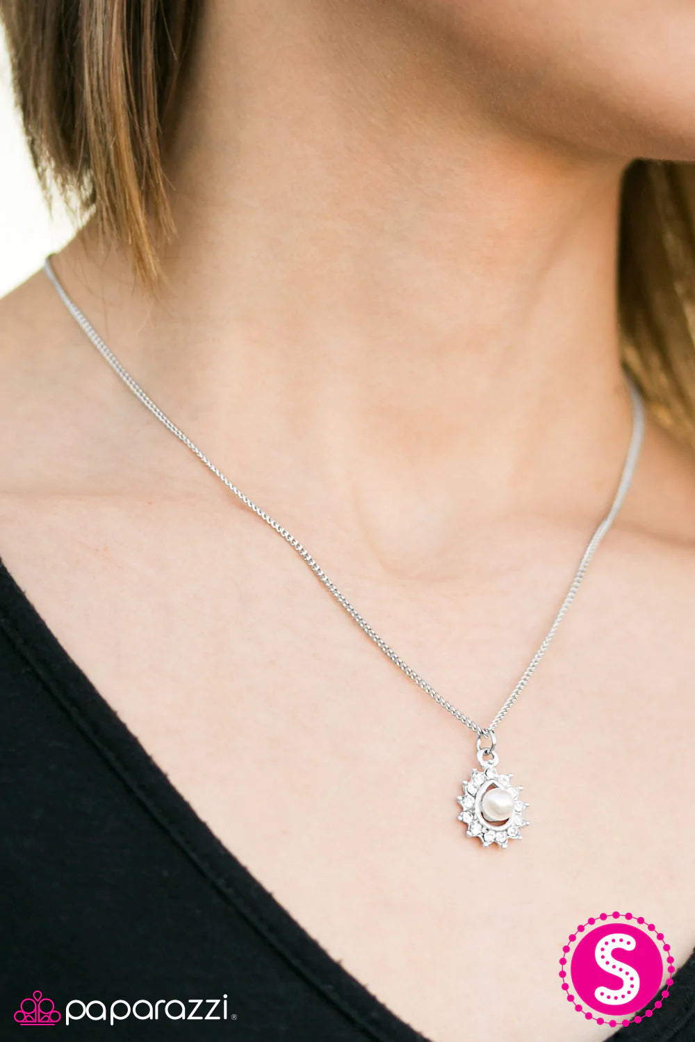 Paparazzi Necklace ~ Elegance Is Beauty - White