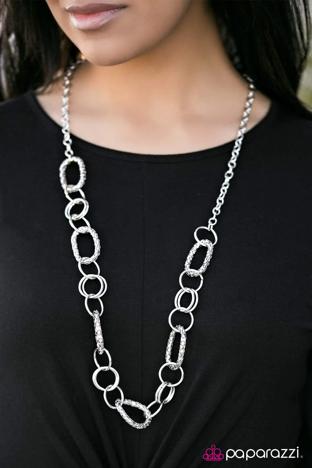 Paparazzi Necklace ~ Isnt It Obvious? - Silver