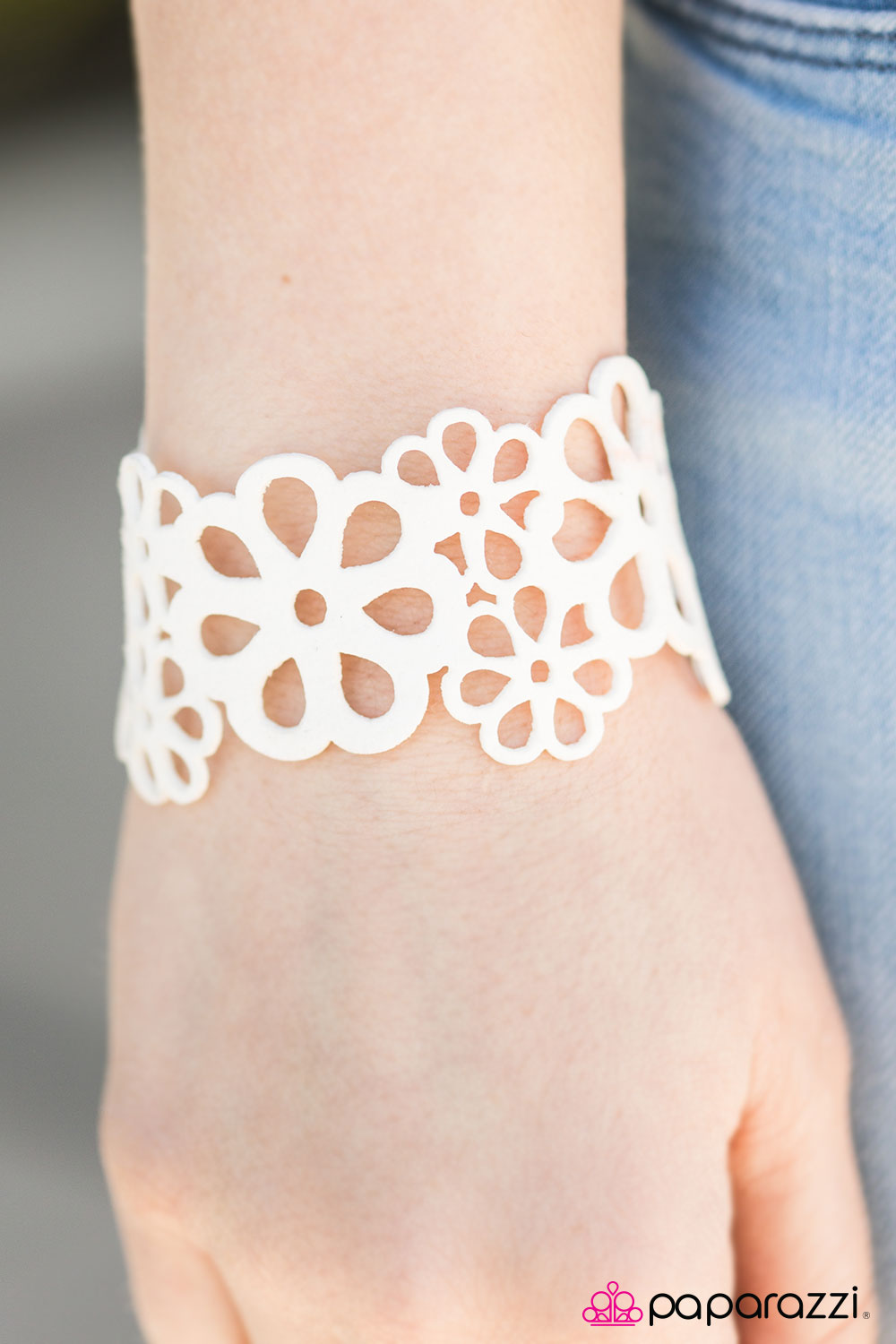 Paparazzi Bracelet ~ Lifes A Garden - White