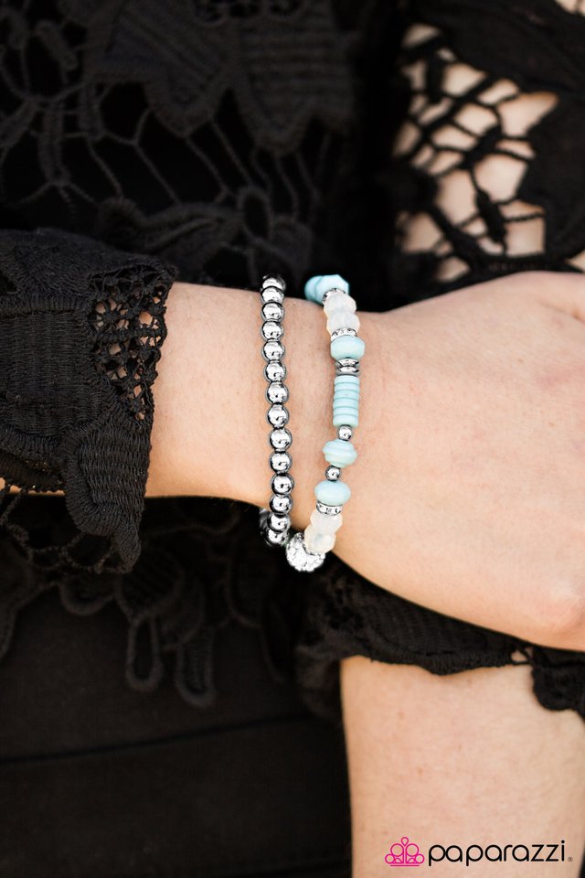 Pulsera Paparazzi ~ Mi tarjeta de baile está llena - Azul