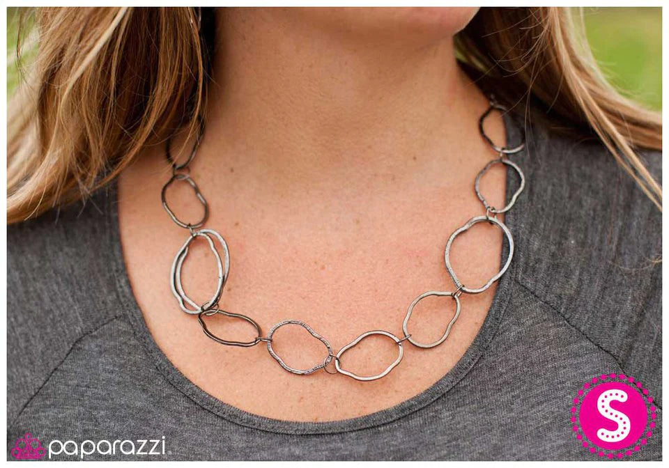 Collar Paparazzi ~ Pinch Me - Negro