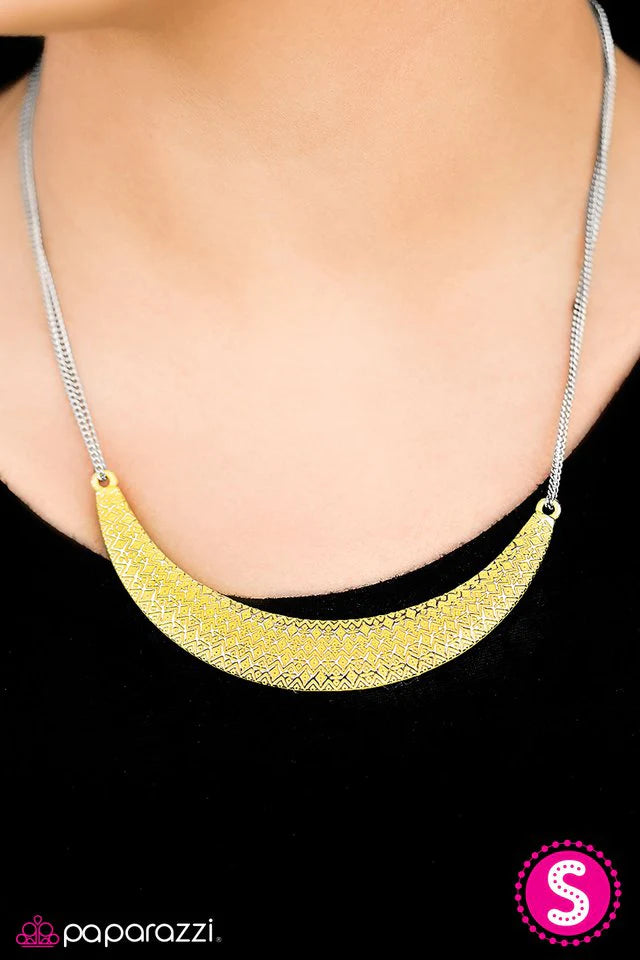 Collar Paparazzi ~ Temporada MOONsoon - Amarillo