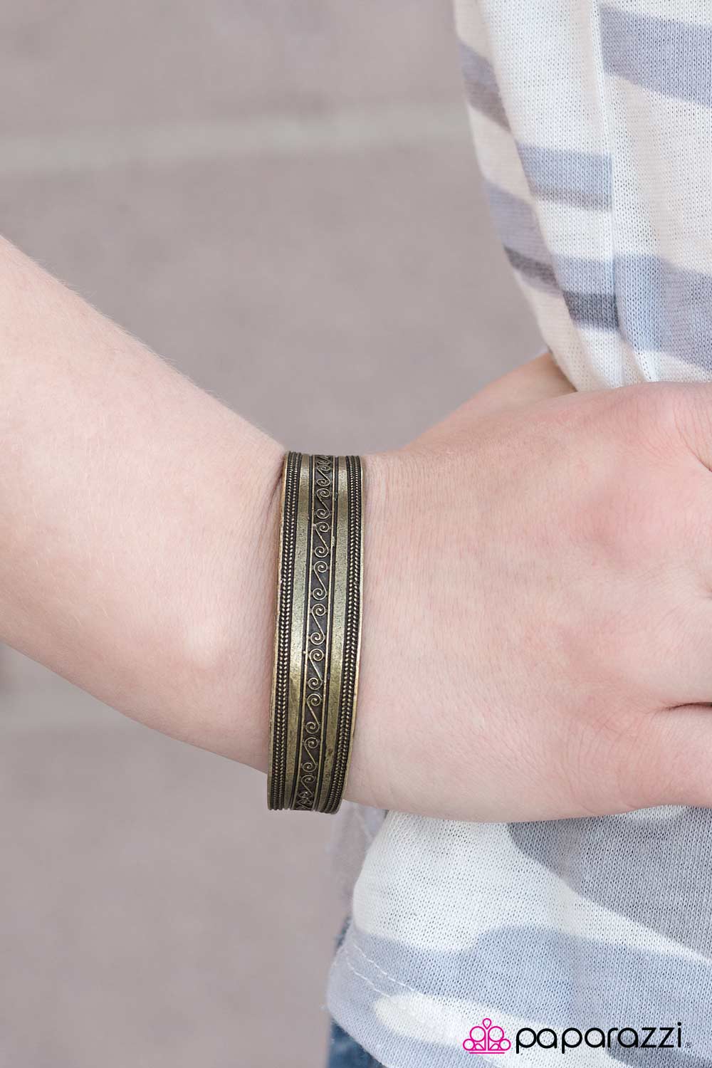 Paparazzi Bracelet ~ My Oh MAYAN - Brass