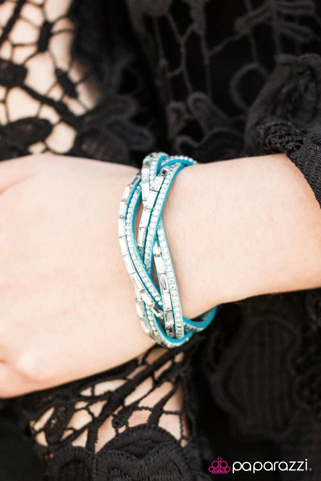 Pulsera Paparazzi ~ Too Cool For School - Azul