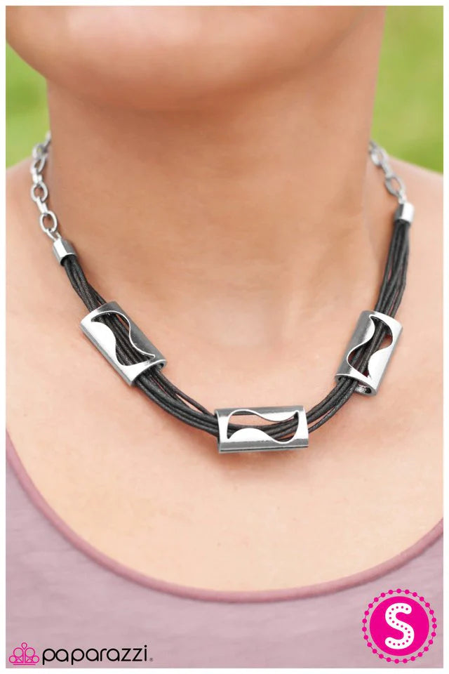 Collar Paparazzi ~ New Wave - Negro