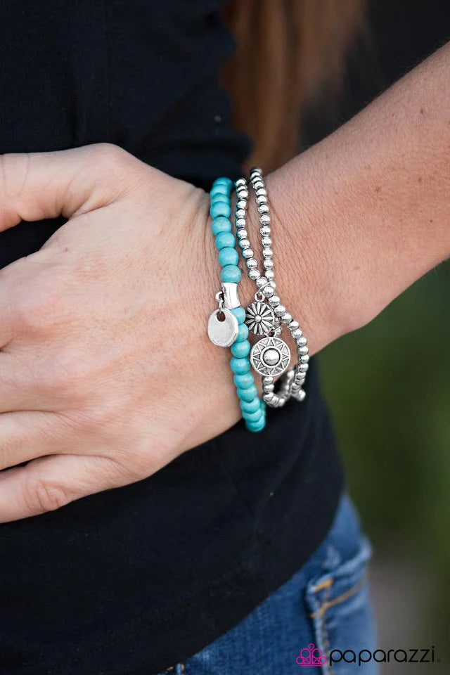 Pulsera Paparazzi ~ Bloom Out! - Azul