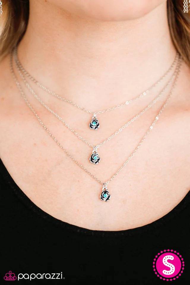 Collar Paparazzi ~ Bloom Bash - Azul