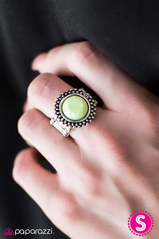 Paparazzi Ring ~ Busy As A BEAD - Green