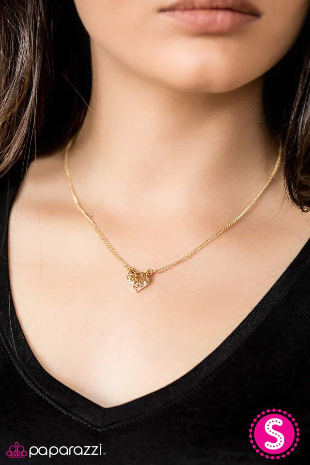 Collar Paparazzi ~ ¿A ti te ENCANTA lo que a mí me ENCANTA? - Oro