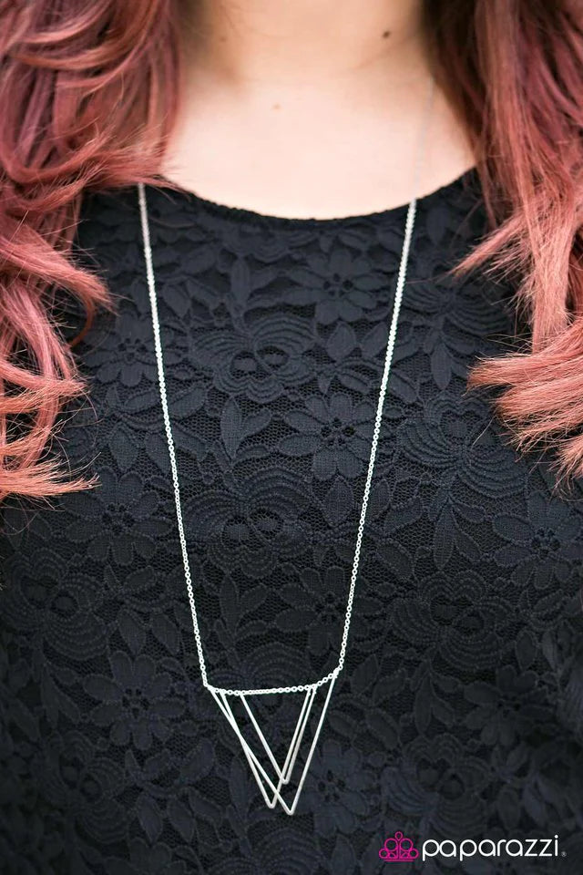 Collar Paparazzi ~ ¡V ahí mismo! - Plata