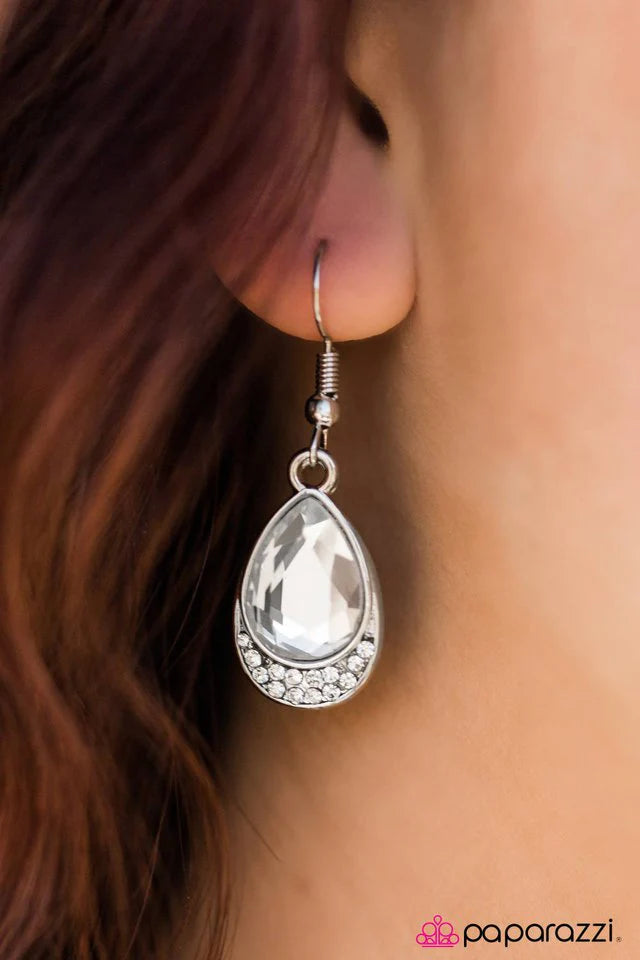 Paparazzi Earring ~ Ocean Cruise - White