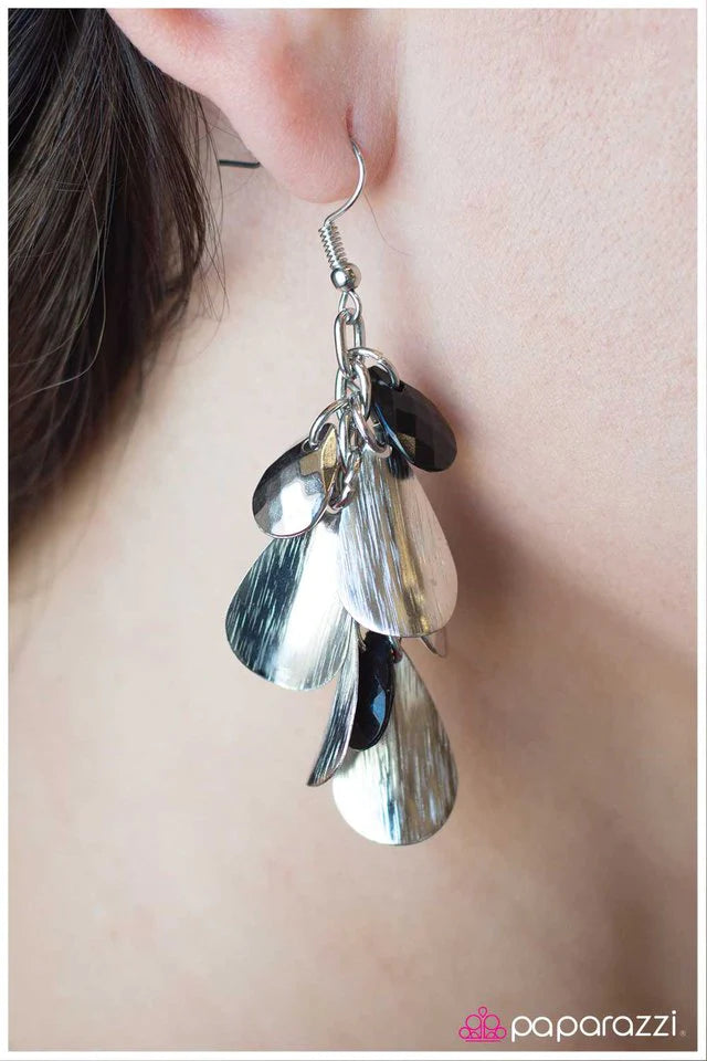 Paparazzi Earring ~ Sounds of Sophistication - Black