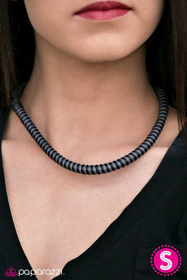 Collar Paparazzi ~ Deja que el mar te haga libre - Negro