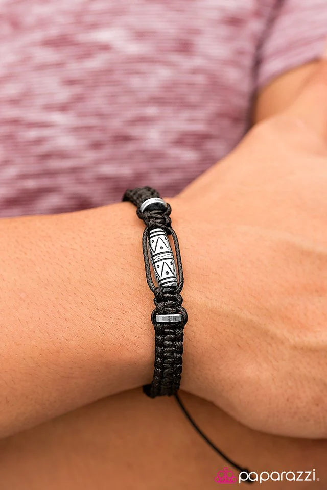 Pulsera Paparazzi ~ Tahiti Tiki - Negra