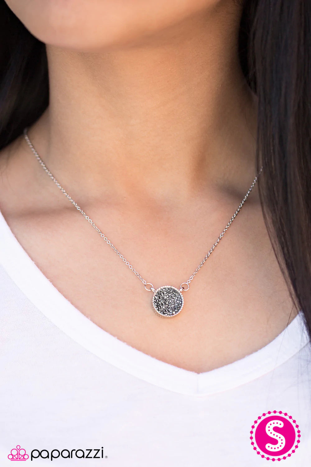 Collar Paparazzi ~ Brillo con estrellas y rayas - Plata