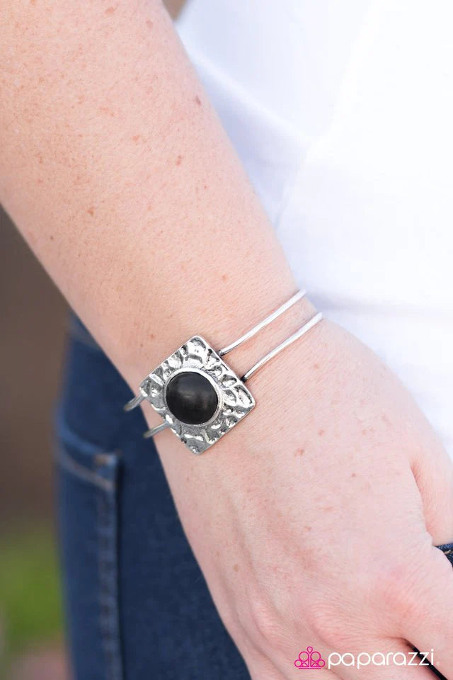 Paparazzi Bracelet ~ Creekside Crossing - Black