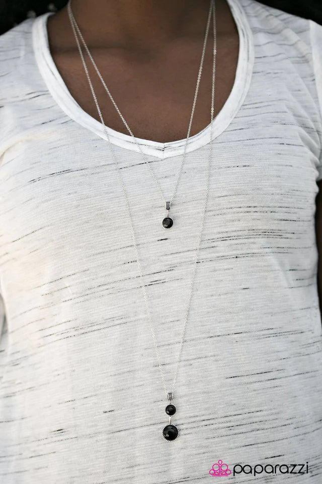 Collar Paparazzi ~ Central SPARK - Negro