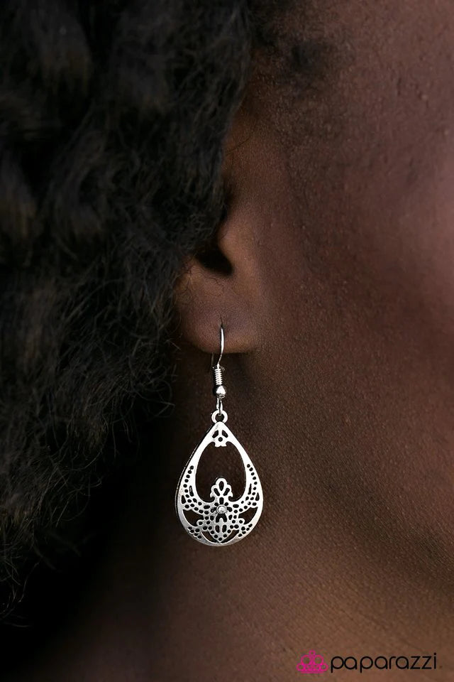 Pendiente Paparazzi ~ Tranquil Twinkle - Blanco