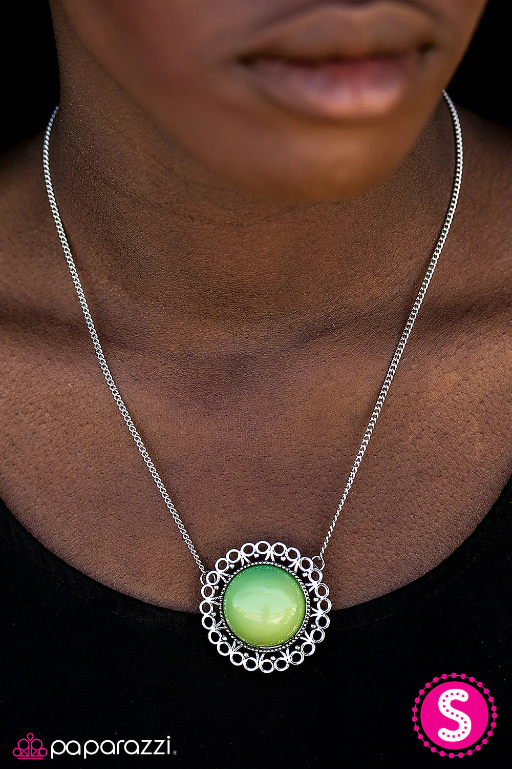 Collar Paparazzi ~ Sol de verano - Verde