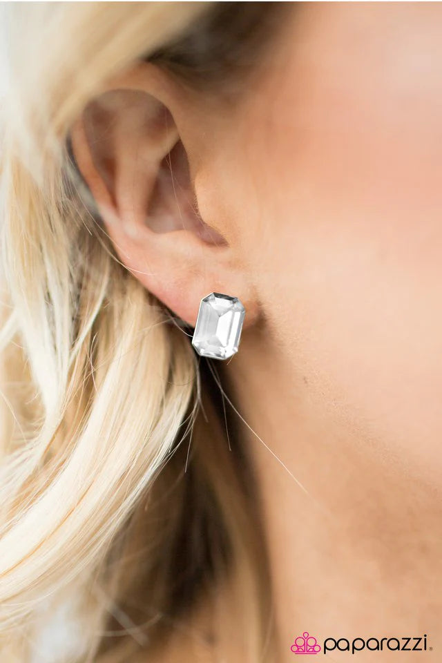 Paparazzi Earring ~ Fashion Icon - White