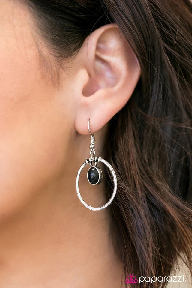 Pendiente Paparazzi ~ El OESTE está por venir - Negro