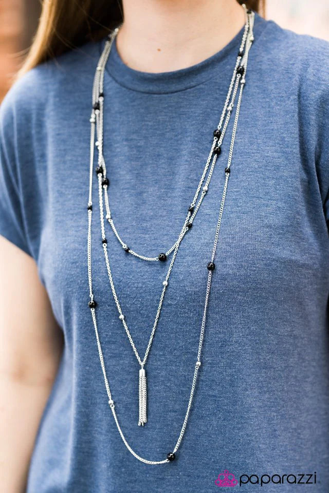 Collar Paparazzi ~ Sirena Marina - Negro