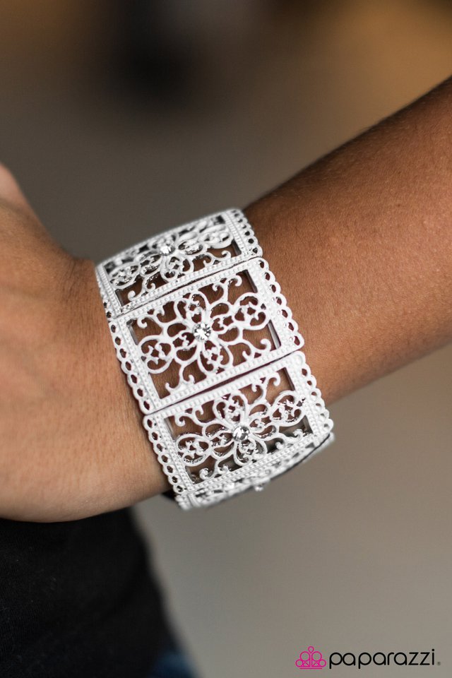 Paparazzi Bracelet ~ A Victorian Frame Of Mind - White