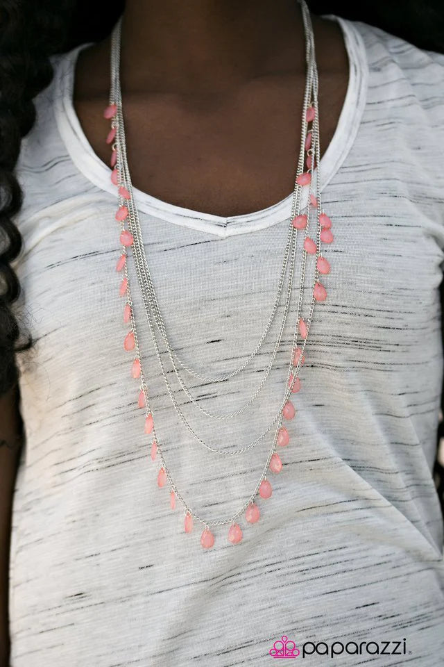 Collar Paparazzi ~ Lluvias de verano - Naranja