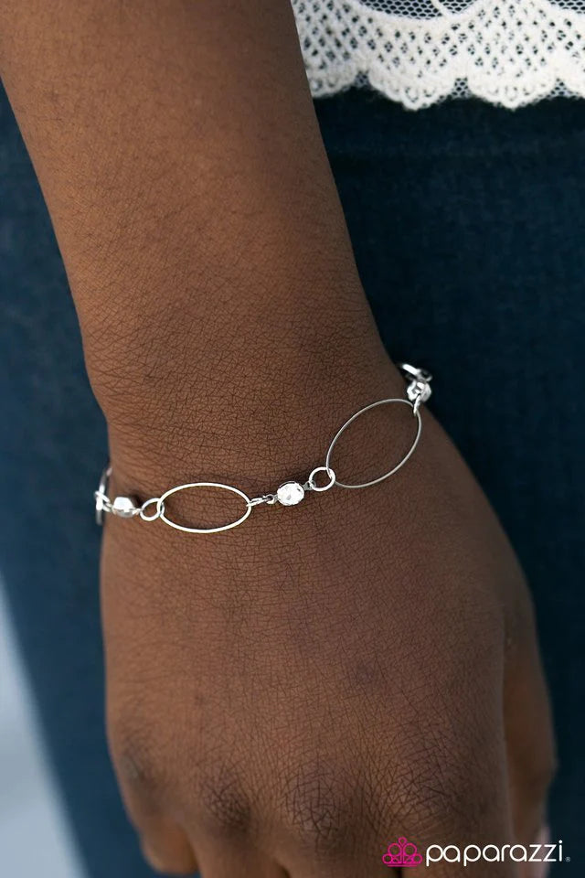 Pulsera Paparazzi ~ Top Class - Blanco