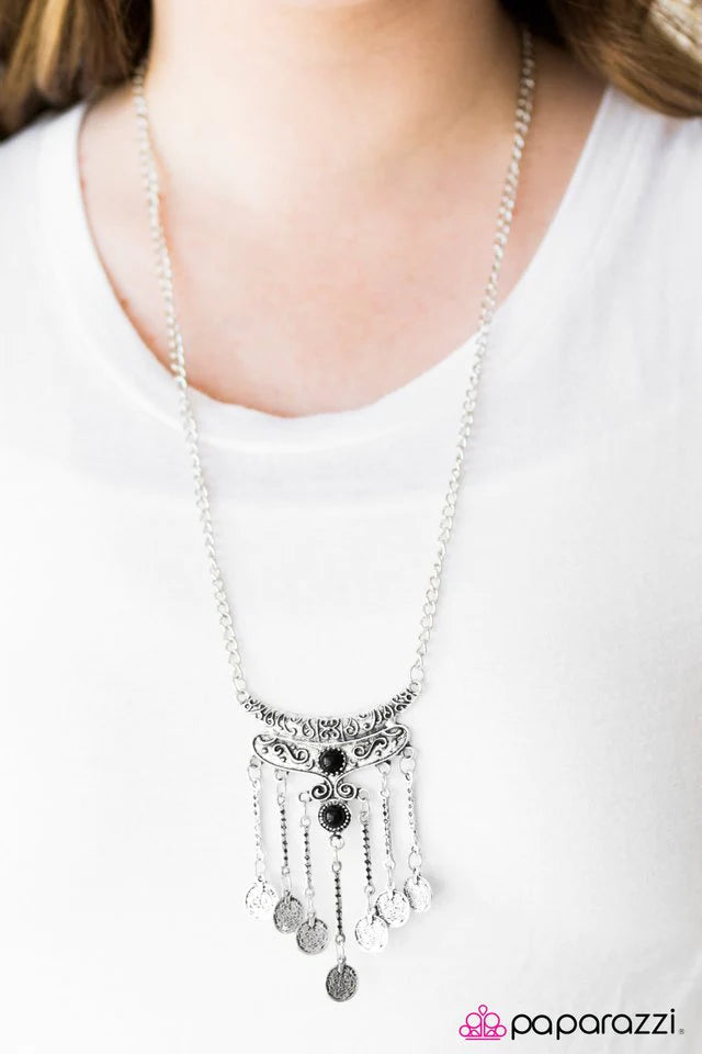Collar Paparazzi ~ Mi mayor aventura - Negro