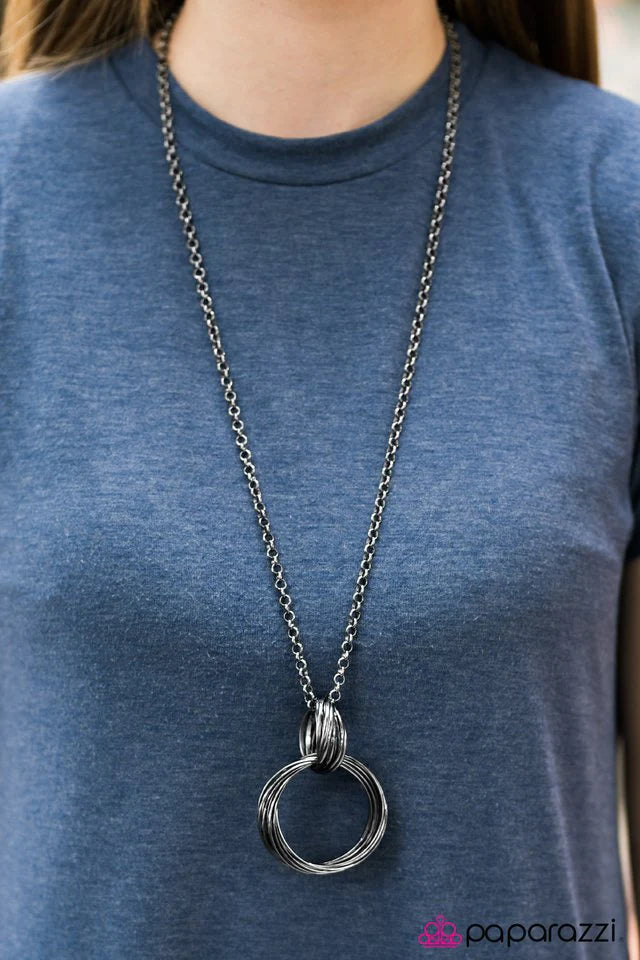 Collar Paparazzi ~ Hello Halo - Negro