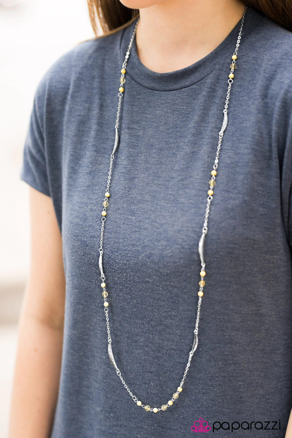 Collar Paparazzi ~ Verano tropical - Amarillo