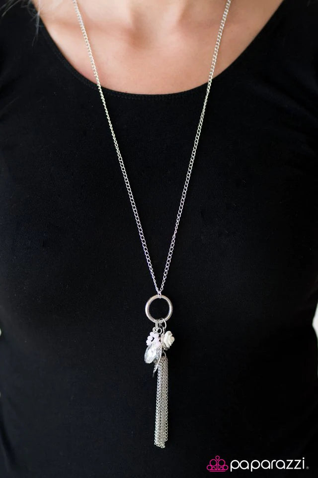 Collar Paparazzi ~ Maravillosamente extravagante - Rosa