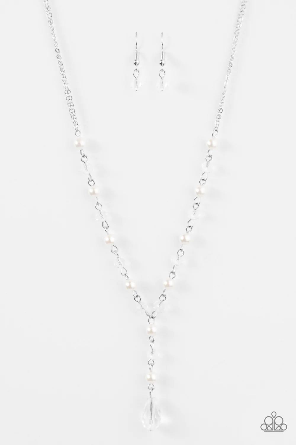 Paparazzi Necklace ~ Diva Deluxe - White