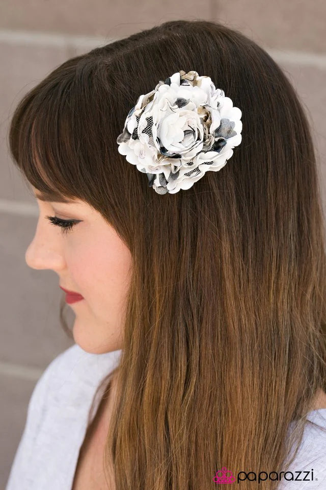 Paparazzi Hair Accessories ~ Summer Orchards - White