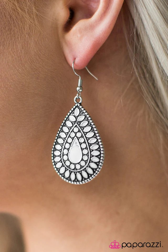 Pendiente Paparazzi ~ Arcoíris lloviendo - Blanco