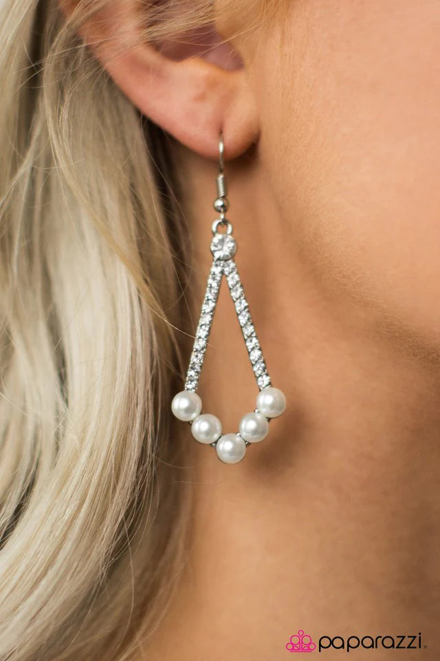 Pendiente Paparazzi ~ Vestido con resplandor - Blanco