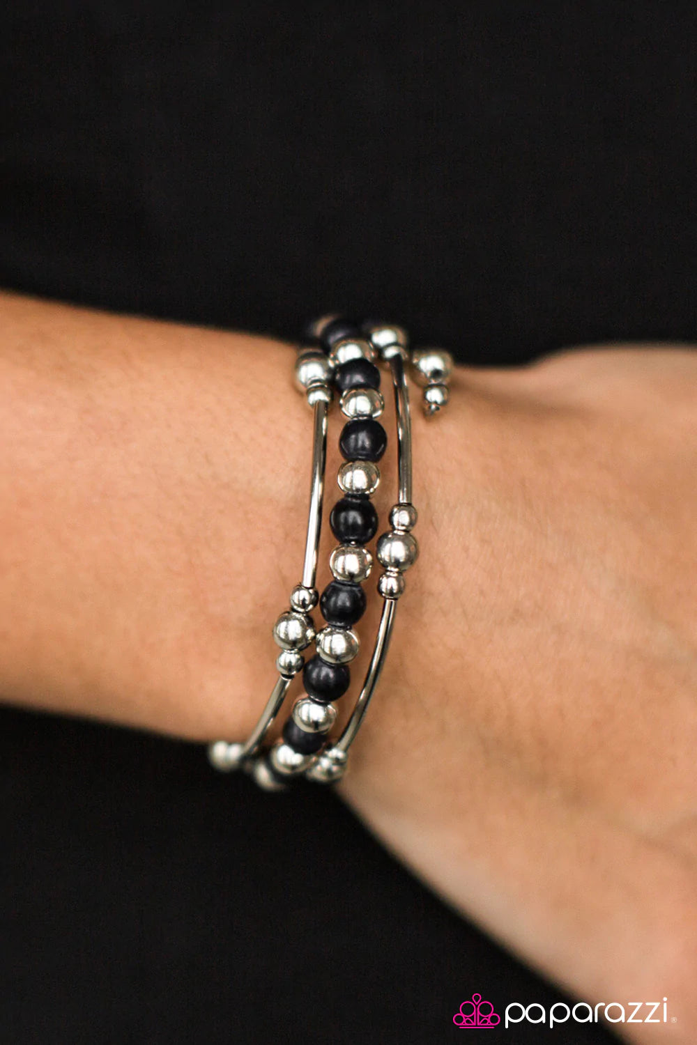 Pulsera Paparazzi ~ Innovadora - Negra