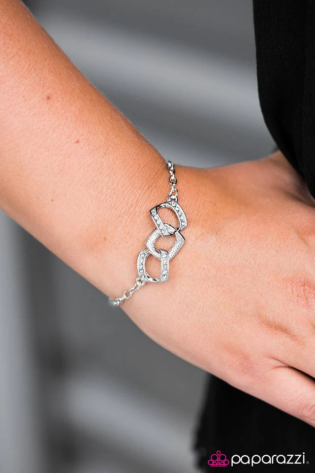 Pulsera Paparazzi ~ Urban Retreat - Blanco