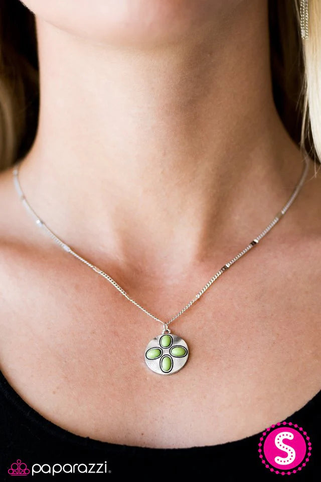Collar Paparazzi ~ Summer Social - Verde