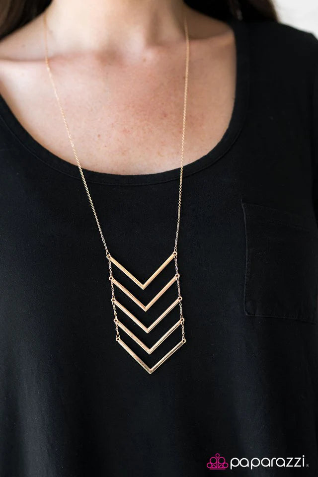 Collar Paparazzi ~ Climb High - Oro