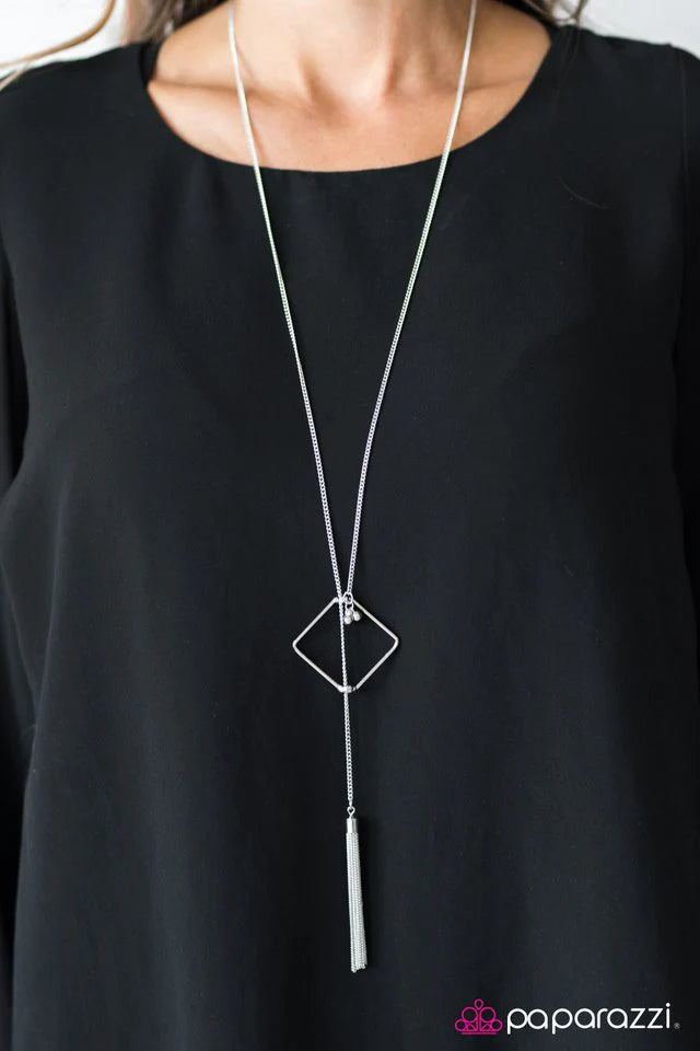 Collar Paparazzi ~ Caminos errantes - Plata