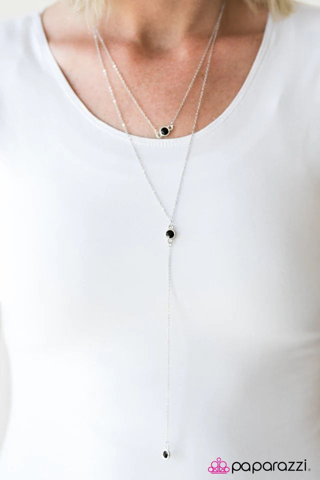 Collar Paparazzi ~ ¡Atrápame si eres glamurosa! - Negro