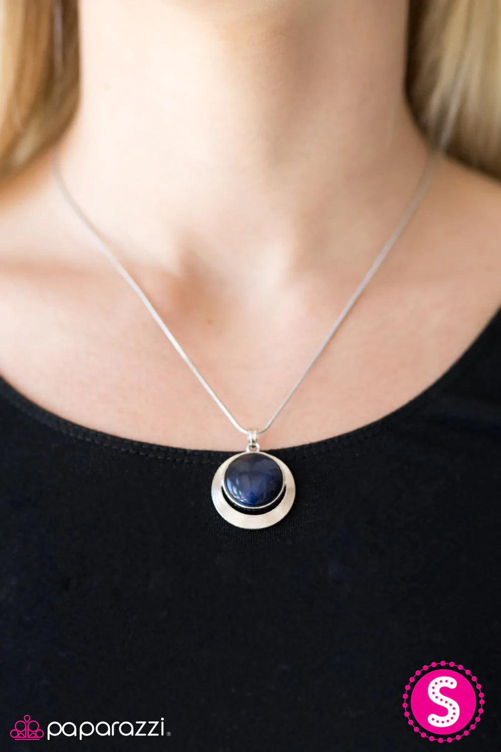Collar Paparazzi ~ Eclipse lunar - Azul