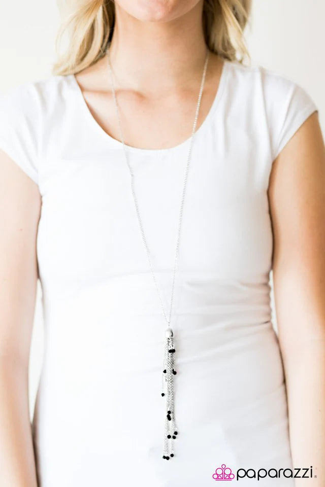 Collar Paparazzi ~ Persecución de cometas - Negro