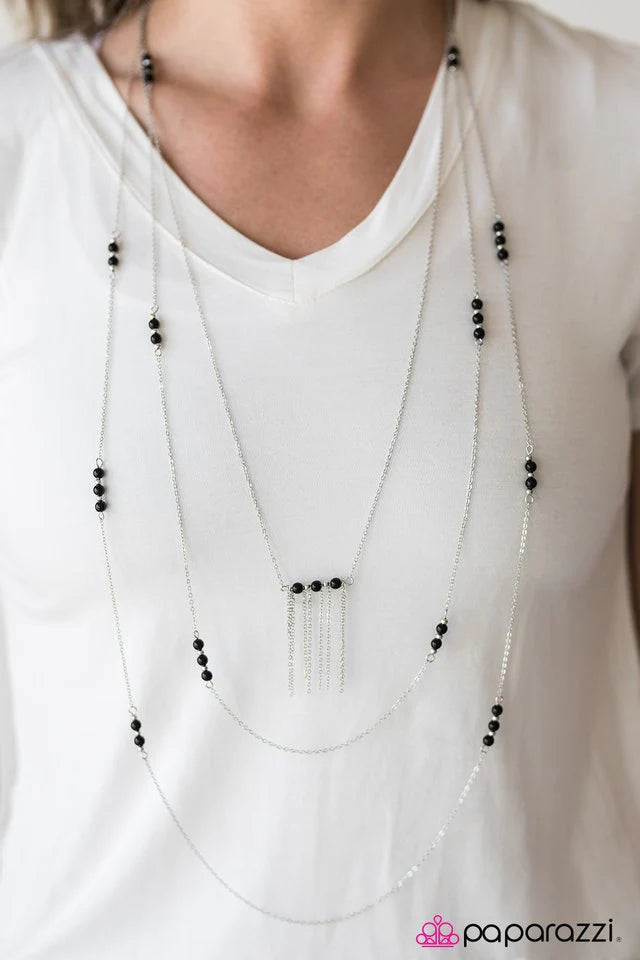 Collar Paparazzi ~ Pleasant Paradise - Negro