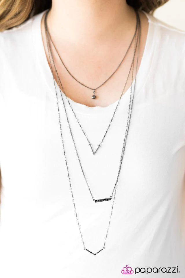 Collar Paparazzi ~ Libertad para vagar - Negro