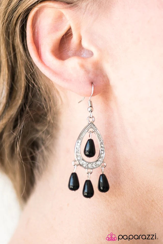 Paparazzi Earring ~ Glam Challenge - Black