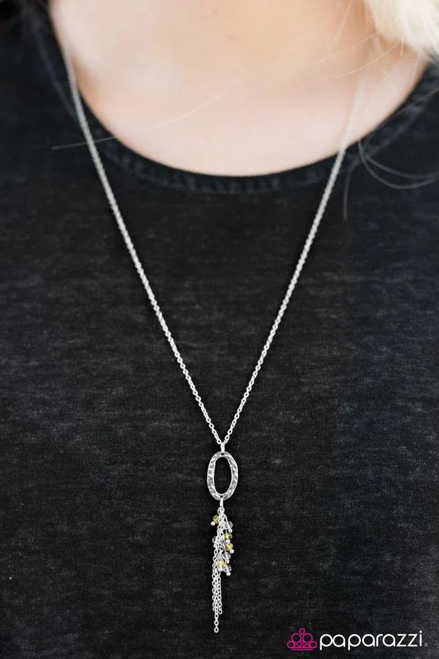 Collar Paparazzi ~ Costa de verano - Amarillo