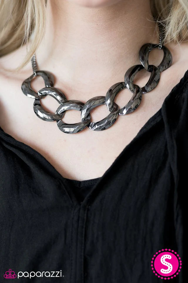 Paparazzi Necklace ~ Living Legend - Black